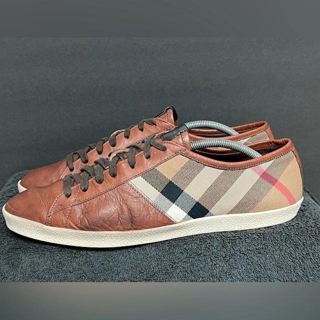 Burberry men sneakers