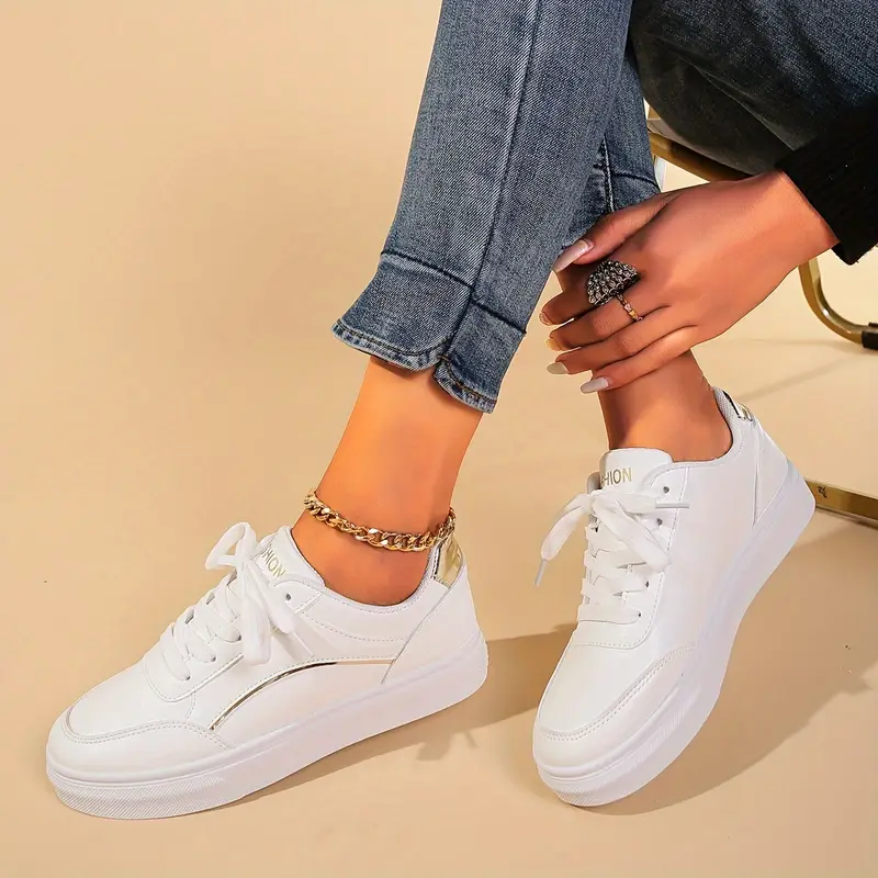 lace skate shoes