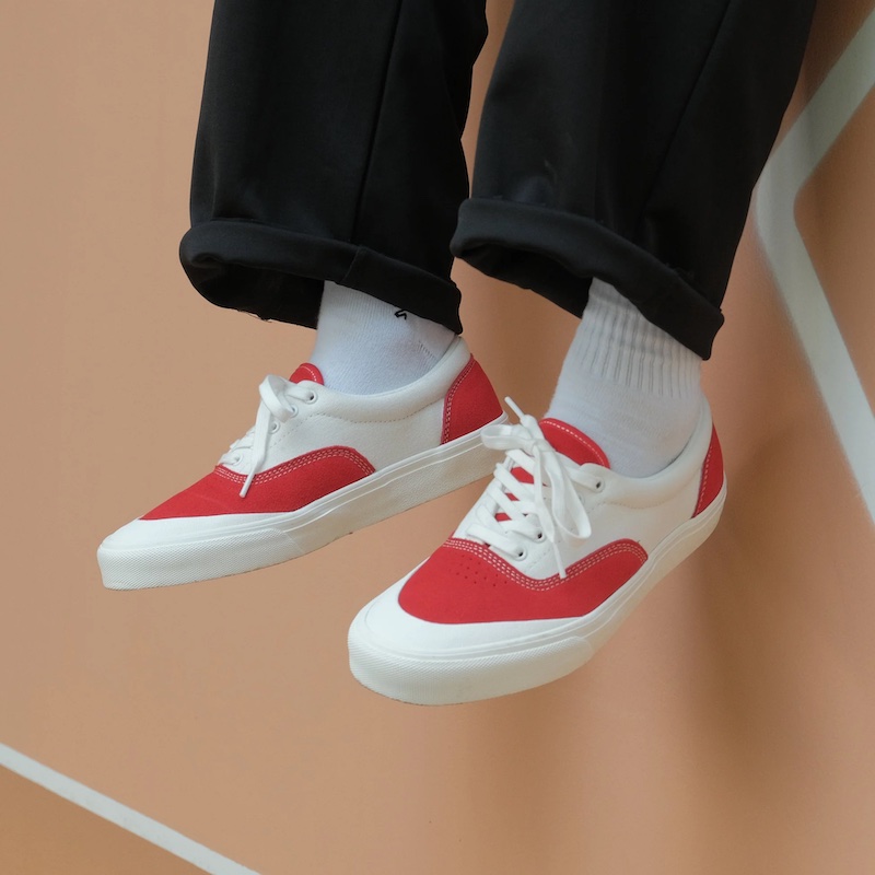 red skate shoes